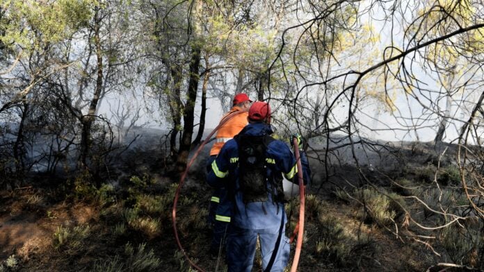 Φωτιά στον Λυκαβηττό και αυξημένες πυρκαγιές σε όλη τη χώρα